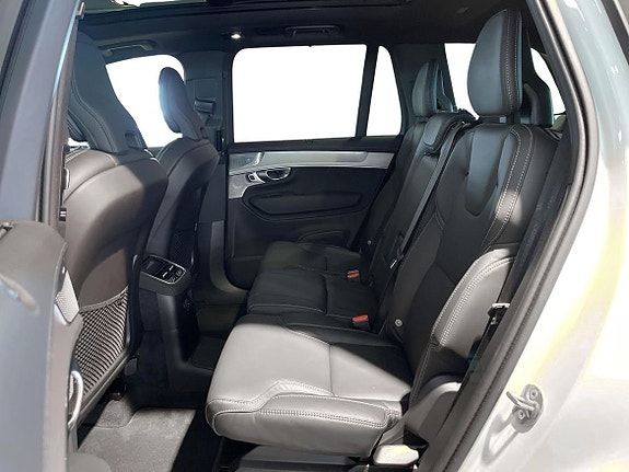 Volvo XC90 26 of 27