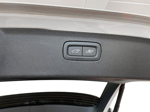 Volvo XC90 27 of 27