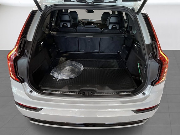 Volvo XC90 17 of 27