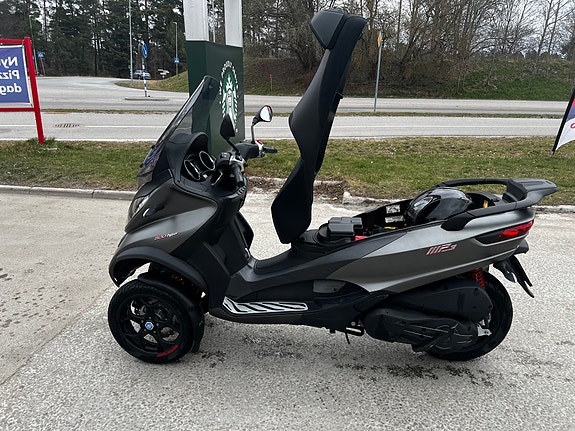 Piaggio MP3 500 LT 2 of 3
