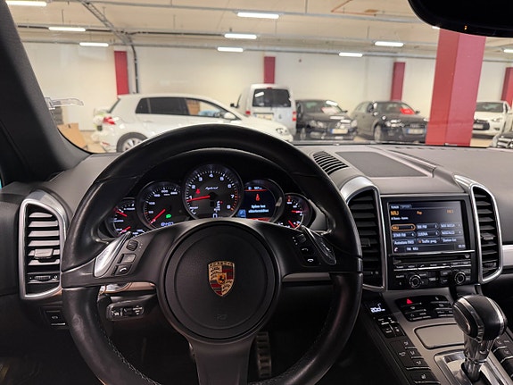 Porsche Cayenne S 14 of 19