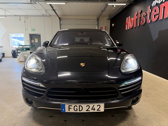 Porsche Cayenne S 7 of 19