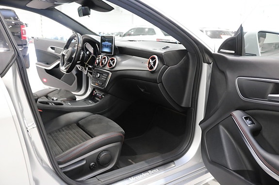 Mercedes-Benz CLA220 d 14 of 28