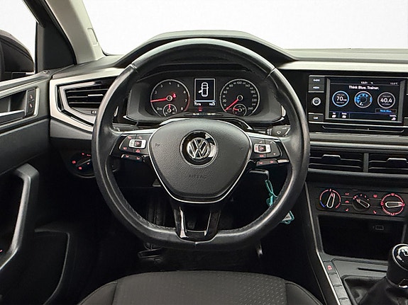 Volkswagen Polo 10 of 26