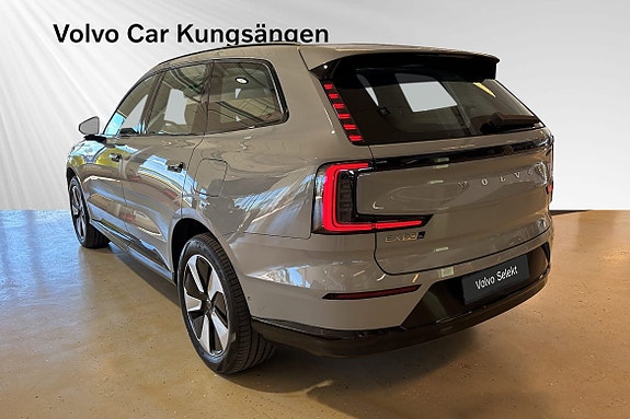 Volvo EX90 4 of 5