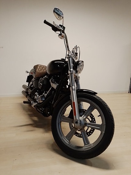 Harley-Davidson Softtail Standard 124 kit Kampanj - Demo 2 of 6