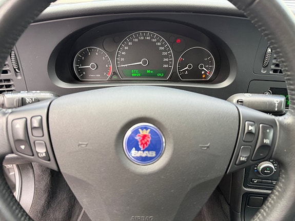 Saab 9-5 8 of 18