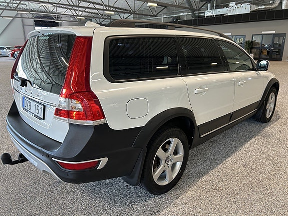Volvo XC70 4 of 5