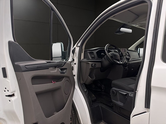 Ford Custom Tourneo 12 of 27