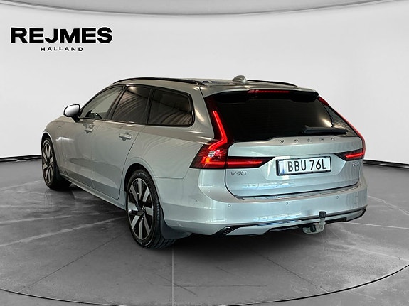 Volvo V90 2 of 16