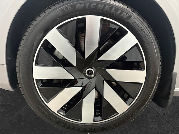 Volvo V90 10 of 16