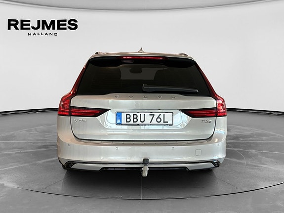 Volvo V90 8 of 16