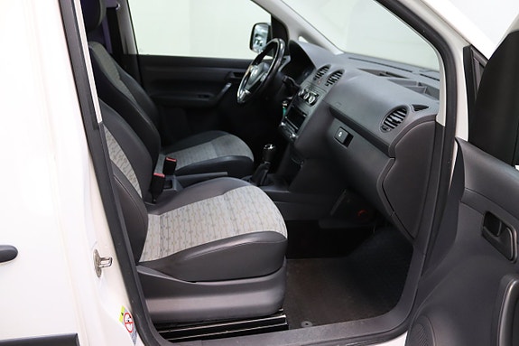 Volkswagen Caddy Maxi 16 of 18