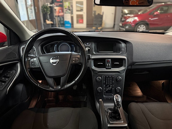 Volvo V40 9 of 9