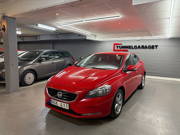 Volvo V40 3 of 5