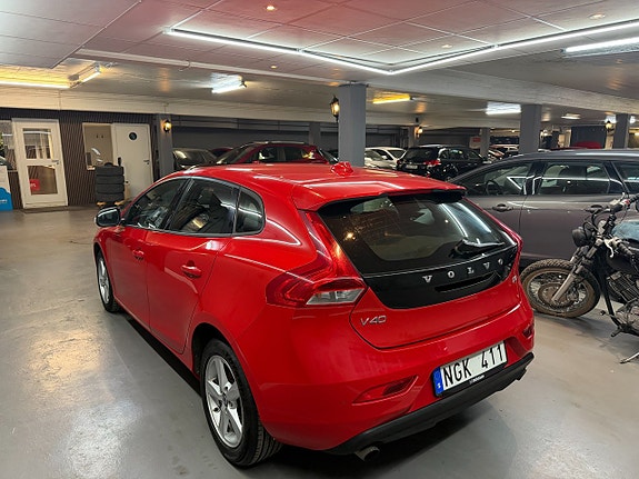 Volvo V40 4 of 5