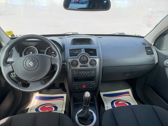 Renault Megane 13 of 14
