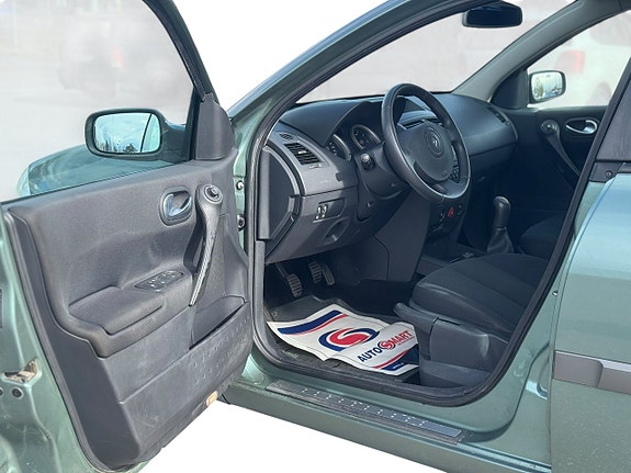Renault Megane 11 of 14