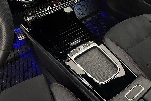 Mercedes-Benz CLA200 12 of 14