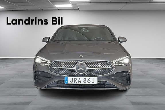 Mercedes-Benz CLA200 2 of 5