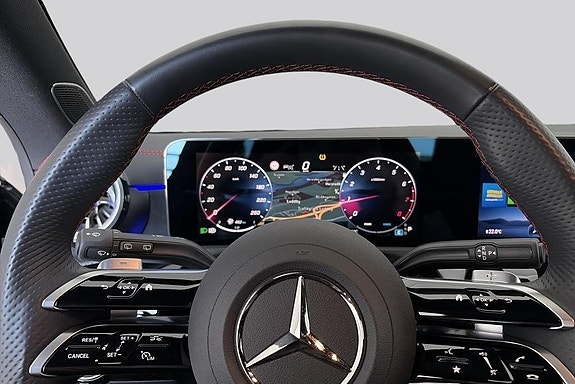 Mercedes-Benz CLA200 10 of 14