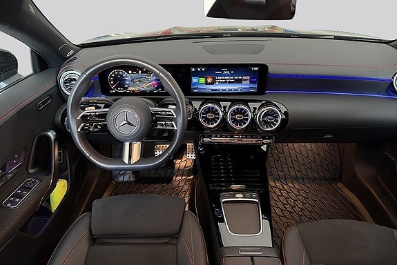 Mercedes-Benz CLA200 7 of 14