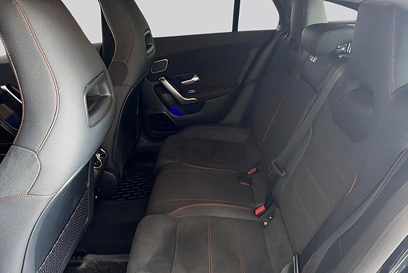 Mercedes-Benz CLA200 9 of 14