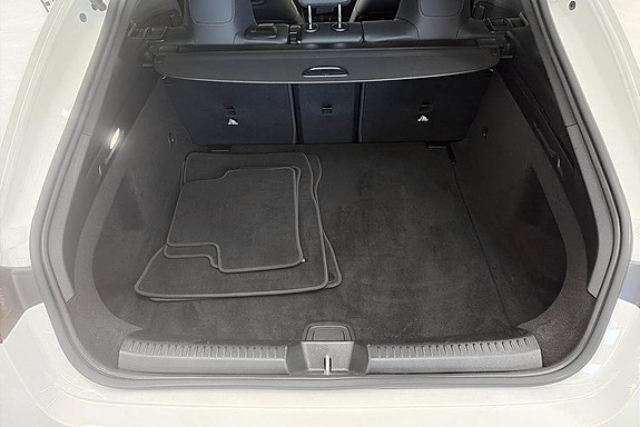 Mercedes-Benz CLA200 14 of 14