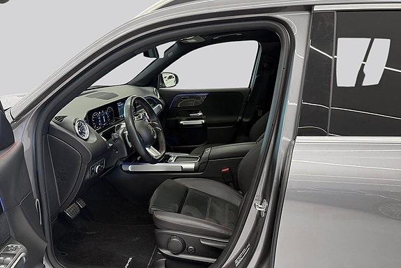 Mercedes-Benz GLB220 d 8 of 16