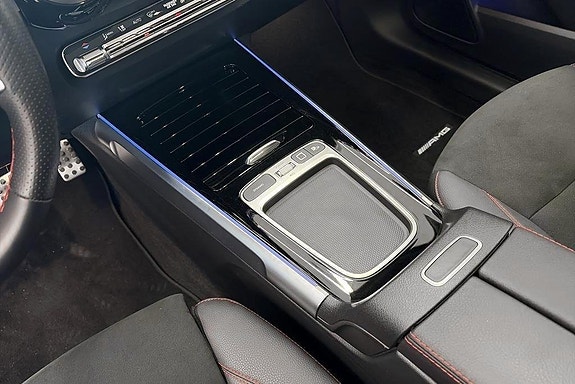 Mercedes-Benz GLB220 d 12 of 16