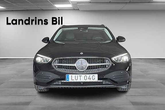 Mercedes-Benz C300 2 of 5