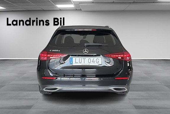 Mercedes-Benz C300 5 of 5
