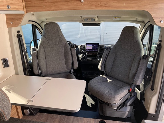 Hymer Yellowstone *Pop-up tak, Dieselpanna* 6 of 12