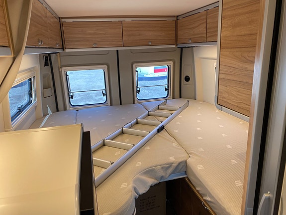 Hymer Yellowstone *Pop-up tak, Dieselpanna* 11 of 12