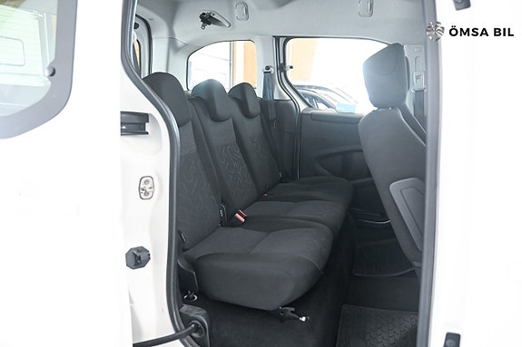 Peugeot Partner Tepee 12 of 17