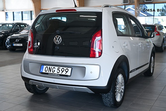 Volkswagen Up! Cross 4 of 5