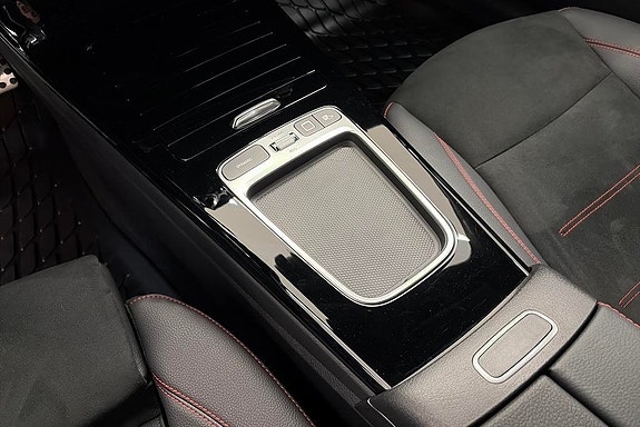 Mercedes-Benz CLA250 e 12 of 15