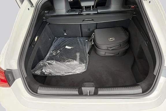 Mercedes-Benz CLA250 e 14 of 15