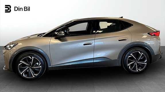 Cupra Tavascan 2 of 5