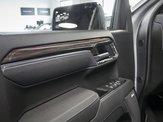 Chevrolet Silverado EV 11 of 18