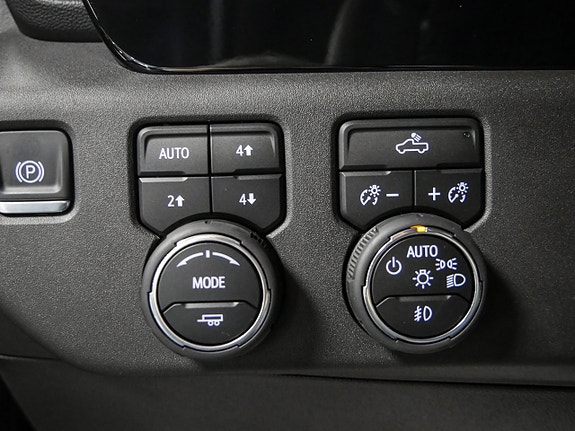 Chevrolet Silverado EV 15 of 18