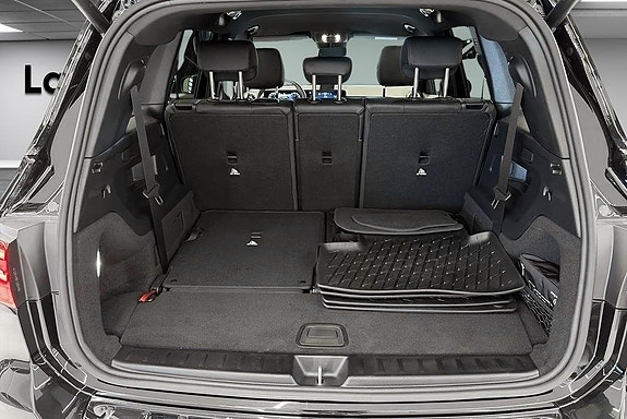 Mercedes-Benz GLB200 14 of 16