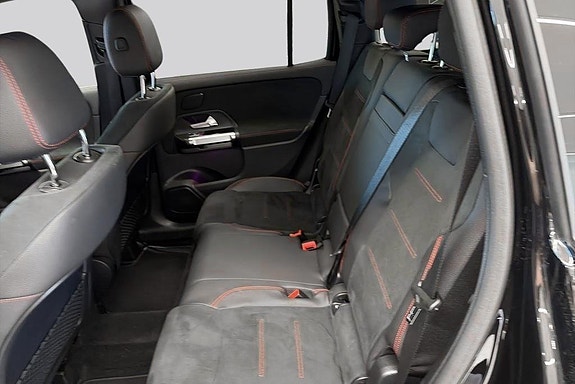 Mercedes-Benz GLB200 9 of 16