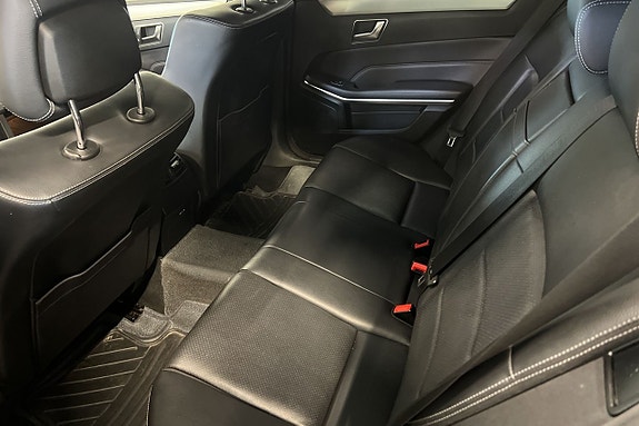 Mercedes-Benz E220 13 of 20