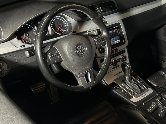 Volkswagen Passat Alltrack 11 of 22