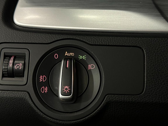 Volkswagen Passat Alltrack 18 of 22