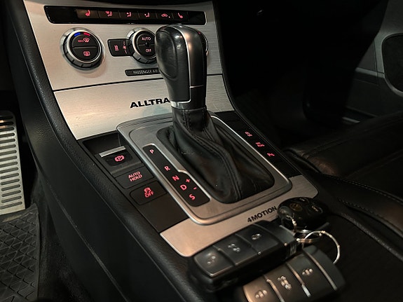 Volkswagen Passat Alltrack 14 of 22