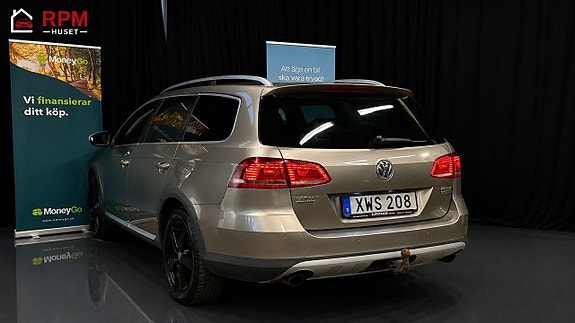 Volkswagen Passat Alltrack 4 of 5