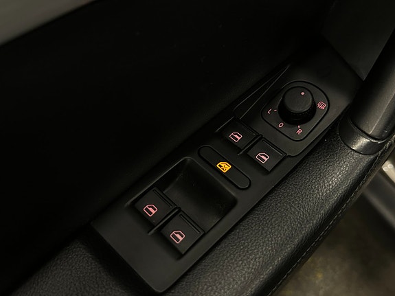 Volkswagen Passat Alltrack 19 of 22
