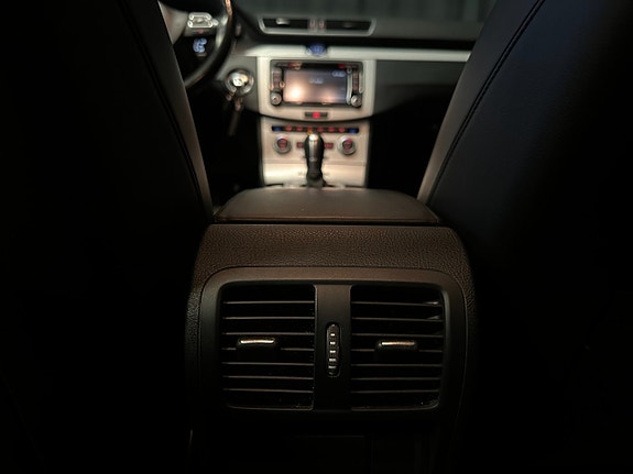 Volkswagen Passat Alltrack 21 of 22